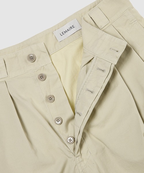 LEMAIRE(ルメール)の「OVERSIZED PLEATED SHORTS(その他パンツ・メンズ・ベージュ/グレー系その他・46/48)」の4枚目の写真