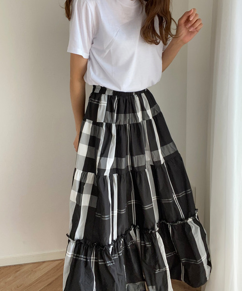 LAUIR(ラウアー)の「大柄チェックティアードスカート(スカート・レディース・ネイビー/ホワイト/ブラック・X-LARGE/SMALL/MEDIUM/LARGE)」の16枚目の写真