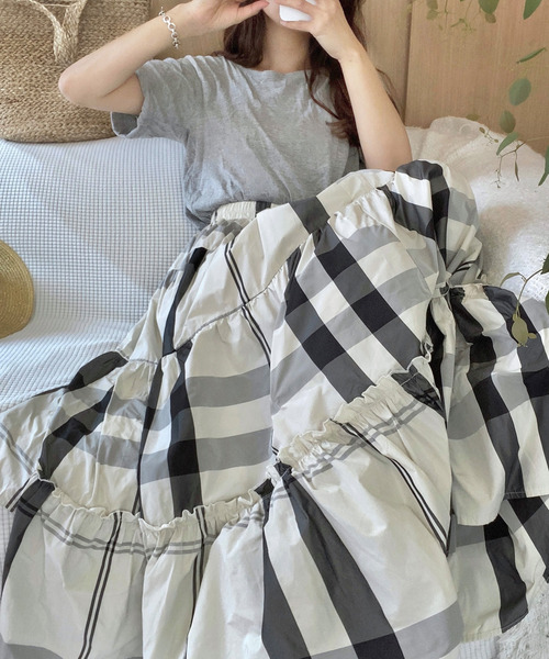 LAUIR(ラウアー)の「大柄チェックティアードスカート(スカート・レディース・ネイビー/ホワイト/ブラック・X-LARGE/SMALL/MEDIUM/LARGE)」の7枚目の写真