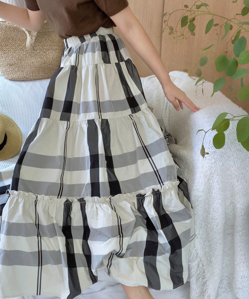 LAUIR(ラウアー)の「大柄チェックティアードスカート(スカート・レディース・ネイビー/ホワイト/ブラック・X-LARGE/SMALL/MEDIUM/LARGE)」の9枚目の写真