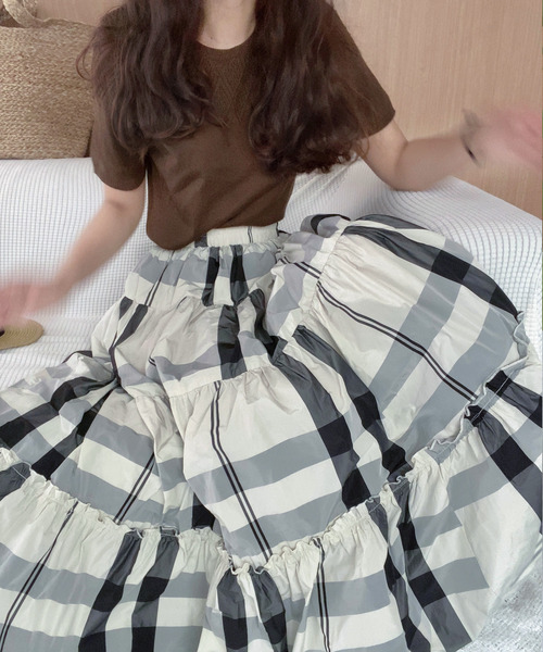 LAUIR(ラウアー)の「大柄チェックティアードスカート(スカート・レディース・ネイビー/ホワイト/ブラック・X-LARGE/SMALL/MEDIUM/LARGE)」の10枚目の写真