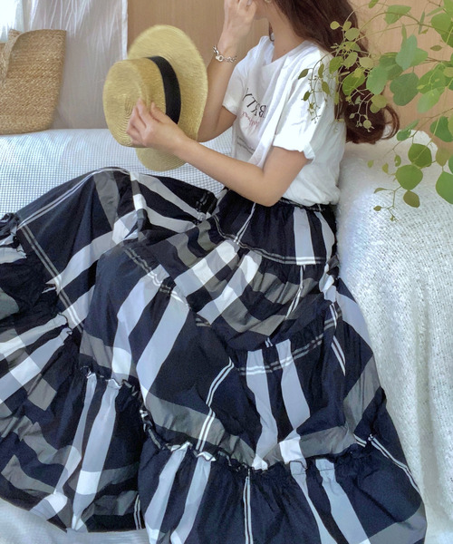 LAUIR(ラウアー)の「大柄チェックティアードスカート(スカート・レディース・ネイビー/ホワイト/ブラック・X-LARGE/SMALL/MEDIUM/LARGE)」の11枚目の写真