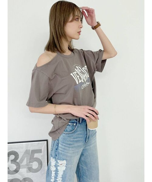 GYDA(ジェイダ)の「ESCAPISM CUTデザインTシャツ(Tシャツ/カットソー・レディース・オフホワイト/ブラック/ベージュ/グリーン・FREE)」の3枚目の写真