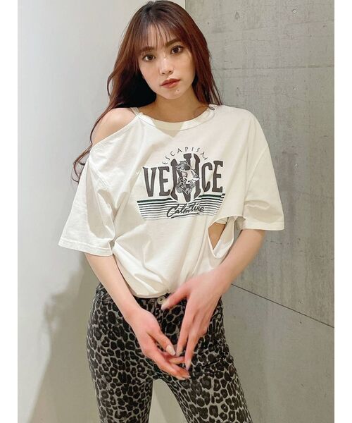 GYDA(ジェイダ)の「ESCAPISM CUTデザインTシャツ(Tシャツ/カットソー・レディース・オフホワイト/ブラック/ベージュ/グリーン・FREE)」の1枚目の写真