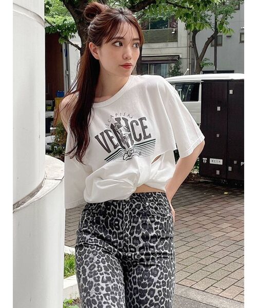 GYDA(ジェイダ)の「ESCAPISM CUTデザインTシャツ(Tシャツ/カットソー・レディース・オフホワイト/ブラック/ベージュ/グリーン・FREE)」の10枚目の写真