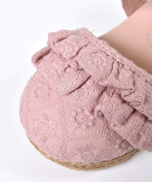 SLAP SLIP（スラップスリップ）の「花柄 刺繍 レース フリル ストラップ サンダル (14~18cm)（サンダル・キッズ・ピンク/ベージュ・15 /17/16/14/18）」の8枚目の写真