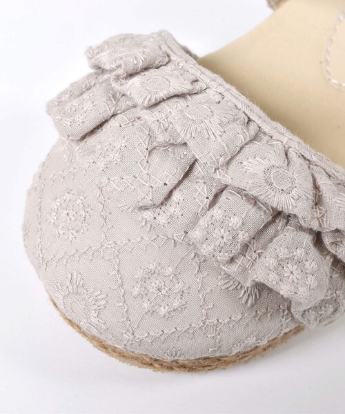 SLAP SLIP（スラップスリップ）の「花柄 刺繍 レース フリル ストラップ サンダル (14~18cm)（サンダル・キッズ・ピンク/ベージュ・15 /17/16/14/18）」の14枚目の写真