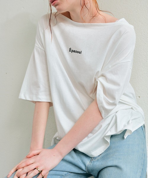 ECRIRE（エクリール）の「ワンポイントロゴ刺繍オーバーサイズコットンTシャツ（Tシャツ/カットソー・レディース・ブラック/オフホワイト/モカ・フリー）」の18枚目の写真