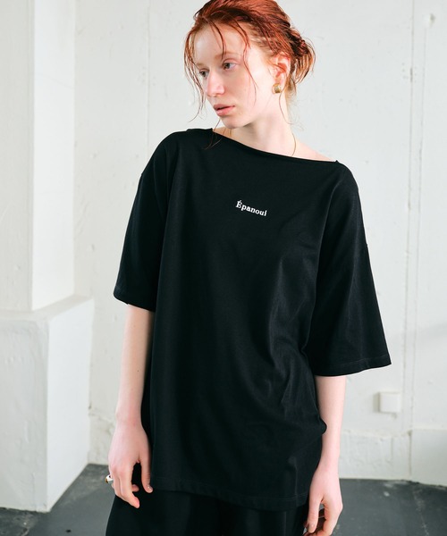 ECRIRE（エクリール）の「ワンポイントロゴ刺繍オーバーサイズコットンTシャツ（Tシャツ/カットソー・レディース・ブラック/オフホワイト/モカ・フリー）」の13枚目の写真