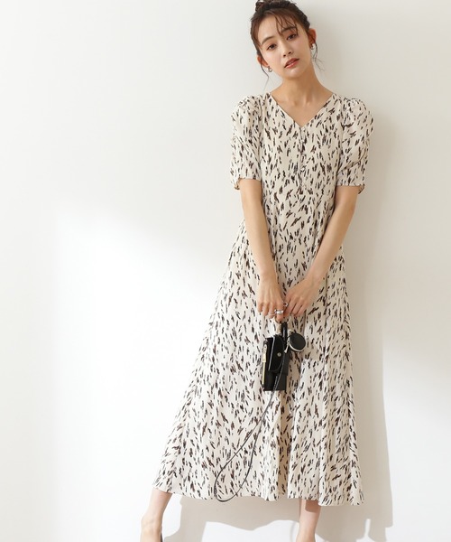 N.（N. Natural Beauty Basic）（エヌエヌナチュラルビューティーベーシック）の「ヘンケイアニマルギャザーショルダーワンピース（ワンピース・レディース・ホワイト系その他/グリーン系その他/ネイビー系1・SMALL/MEDIUM）」の2枚目の写真