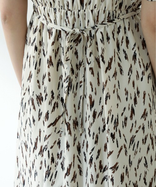 N.（N. Natural Beauty Basic）（エヌエヌナチュラルビューティーベーシック）の「ヘンケイアニマルギャザーショルダーワンピース（ワンピース・レディース・ホワイト系その他/グリーン系その他/ネイビー系1・SMALL/MEDIUM）」の4枚目の写真