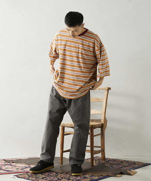 JOURNAL STANDARD relume（ジャーナルスタンダード　レリューム）の「【Allen A / アレンエー】別注 マルチボーダー半袖Tシャツ（Tシャツ/カットソー・メンズ・ライトグリーン/タン/パープル系その他/Yellow・MEDIUM/LARGE）」の2枚目の写真