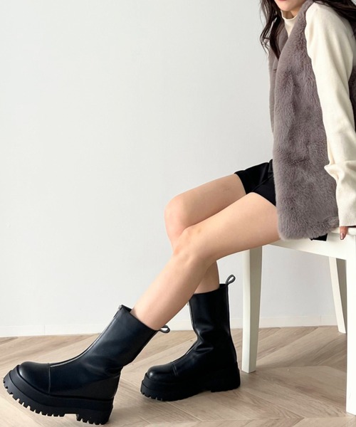 moment+（モーメントプラス）の「厚底フロントジップミドルブーツ（ブーツ・レディース・ブラック・M/S/L/LL）」の21枚目の写真