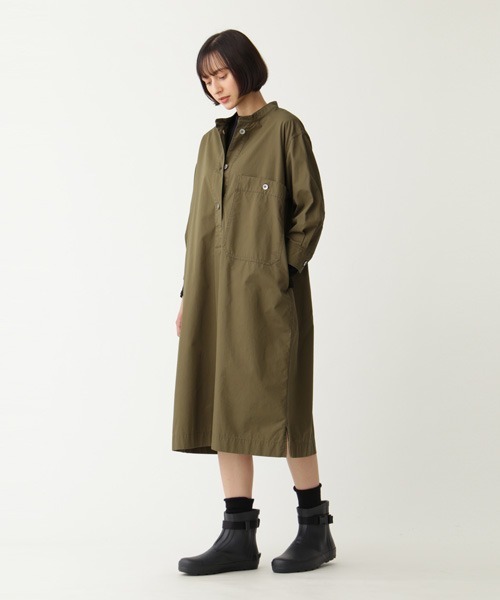 MHL.（エムエイチエル）の「DRY COTTON POPLIN（ワンピース・レディース・カーキ/ブルー・2/1）」の10枚目の写真