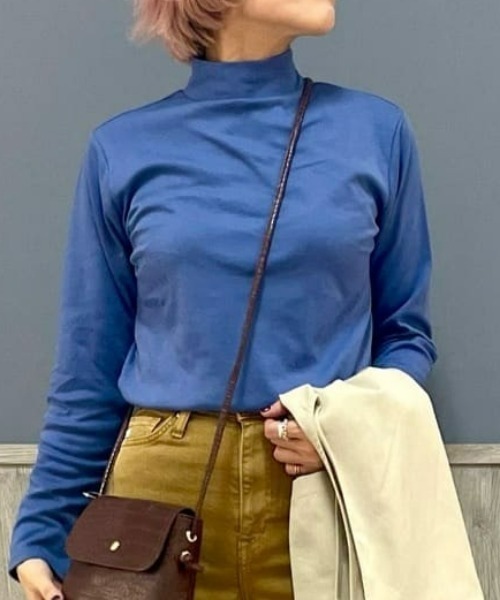 HONEYSUCKLE ROSE（ハニーサックルローズ）の「【HONEYSUCKLE ROSE】モックネックロンＴ（Tシャツ/カットソー・レディース・グリーン/ブルー/イエロー/ホワイト/ブラック/ブラウン・S/M/L）」の5枚目の写真