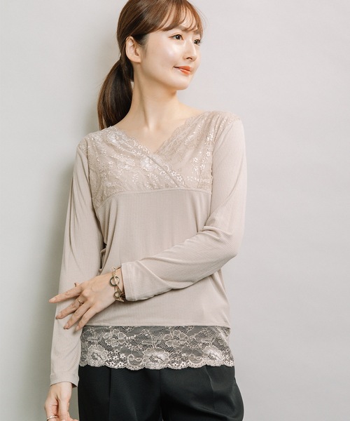 ELVENCE DEUX(エルベンスドゥ)の「テレコレースツカイVネック(Tシャツ/カットソー・レディース・ブラック/ベージュ/オフホワイト・MEDIUM/LARGE)」の7枚目の写真