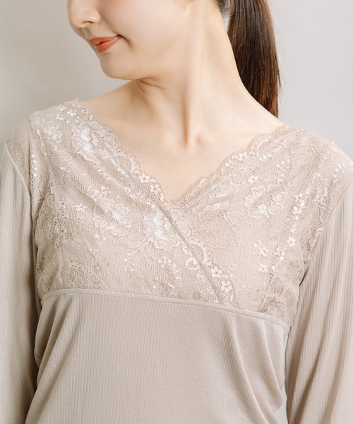 ELVENCE DEUX(エルベンスドゥ)の「テレコレースツカイVネック(Tシャツ/カットソー・レディース・ブラック/ベージュ/オフホワイト・MEDIUM/LARGE)」の10枚目の写真