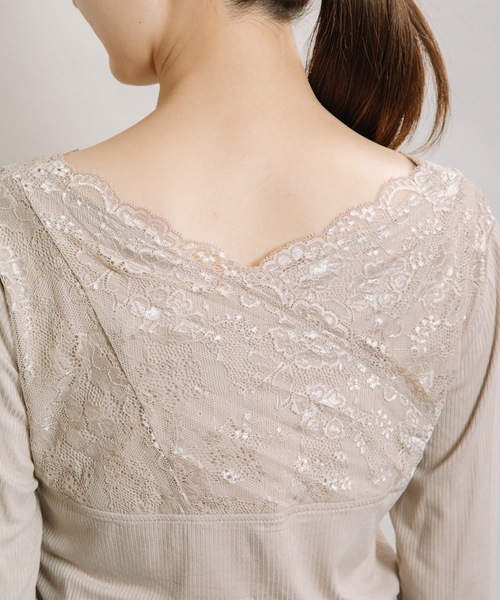 ELVENCE DEUX(エルベンスドゥ)の「テレコレースツカイVネック(Tシャツ/カットソー・レディース・ブラック/ベージュ/オフホワイト・MEDIUM/LARGE)」の12枚目の写真