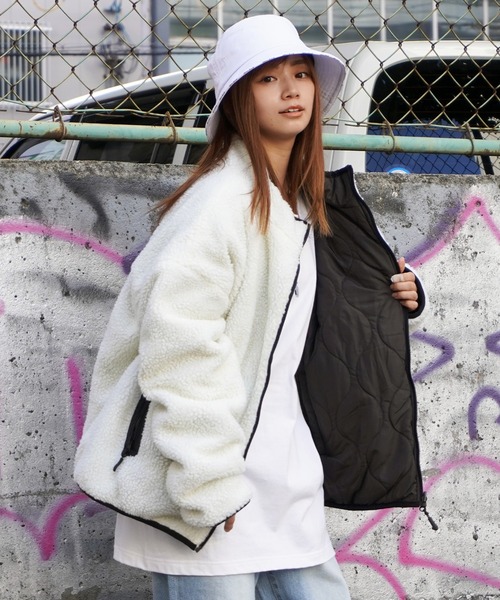 ◆ アンジー ◆プウアボーテ　リブインナー　ホワイト＆ブラック2点セット 1111clothing（ワンフォークロージング）の「シープボア リバーシブル