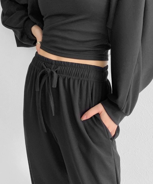 LVEU.(ラブユ.)の「Layered cardigan 3-piece set / レイヤードカーディガン3点セット(セットアップ・レディース・ブラック・FREE)」の18枚目の写真