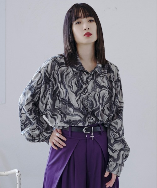 Ellno Loset(エルノロゼット)の「BLURレギュラーシャツ(シャツ/ブラウス・メンズ・ブラック系/グレー系・MEDIUM/LARGE)」の1枚目の写真