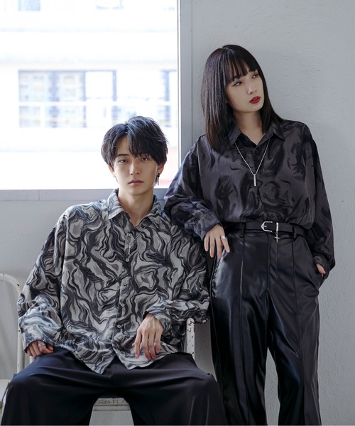 Ellno Loset(エルノロゼット)の「BLURレギュラーシャツ(シャツ/ブラウス・メンズ・ブラック系/グレー系・MEDIUM/LARGE)」の19枚目の写真
