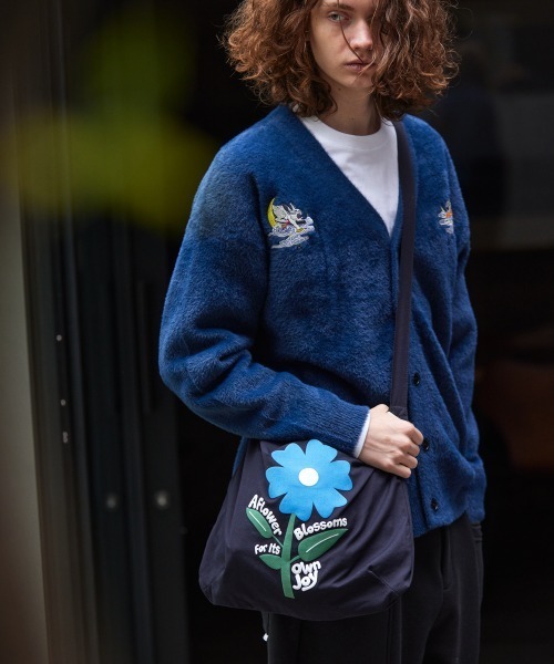 rehacer(レアセル)の「rehacer : Military Twill Loop Pouch Bag -Large- / ミリタリーツイル ループポーチバッグ -ラージ-(ショルダーバッグ・メンズ・スミクロ/カーキ・FREE)」の1枚目の写真