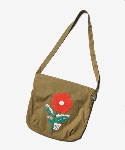 rehacer(レアセル)の「rehacer : Military Twill Loop Pouch Bag -Large- / ミリタリーツイル ループポーチバッグ -ラージ-(ショルダーバッグ・メンズ・スミクロ/カーキ・FREE)」の6枚目の写真