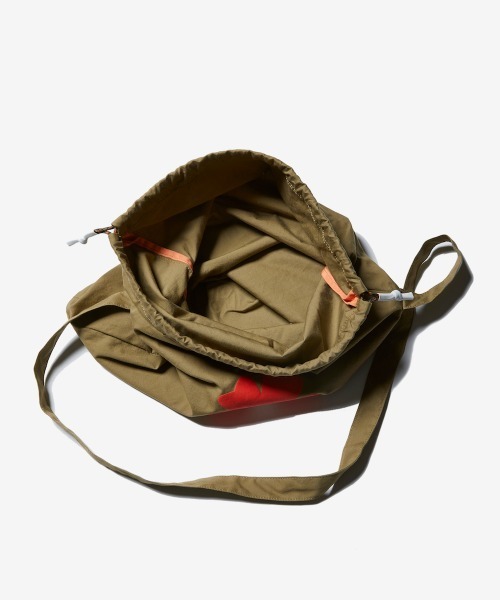 rehacer(レアセル)の「rehacer : Military Twill Loop Pouch Bag -Large- / ミリタリーツイル ループポーチバッグ -ラージ-(ショルダーバッグ・メンズ・スミクロ/カーキ・FREE)」の10枚目の写真