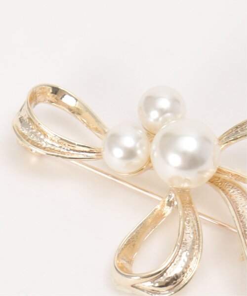 ikka(イッカ)の「【フォーマル対応】ブローチ 23(ブローチ/コサージュ・レディース・ホワイト/オフホワイト/ライトグレー/シルバーグレー/スモークグレー/グレー/チャコールグレー/ダークグレー・FREE)」の20枚目の写真