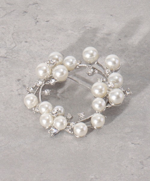 ikka(イッカ)の「【フォーマル対応】ブローチ 23(ブローチ/コサージュ・レディース・ホワイト/オフホワイト/ライトグレー/シルバーグレー/スモークグレー/グレー/チャコールグレー/ダークグレー・FREE)」の5枚目の写真