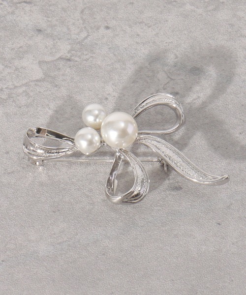 ikka(イッカ)の「【フォーマル対応】ブローチ 23(ブローチ/コサージュ・レディース・ホワイト/オフホワイト/ライトグレー/シルバーグレー/スモークグレー/グレー/チャコールグレー/ダークグレー・FREE)」の7枚目の写真