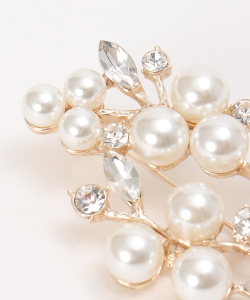 ikka(イッカ)の「【フォーマル対応】ブローチ 23(ブローチ/コサージュ・レディース・ホワイト/オフホワイト/ライトグレー/シルバーグレー/スモークグレー/グレー/チャコールグレー/ダークグレー・FREE)」の10枚目の写真