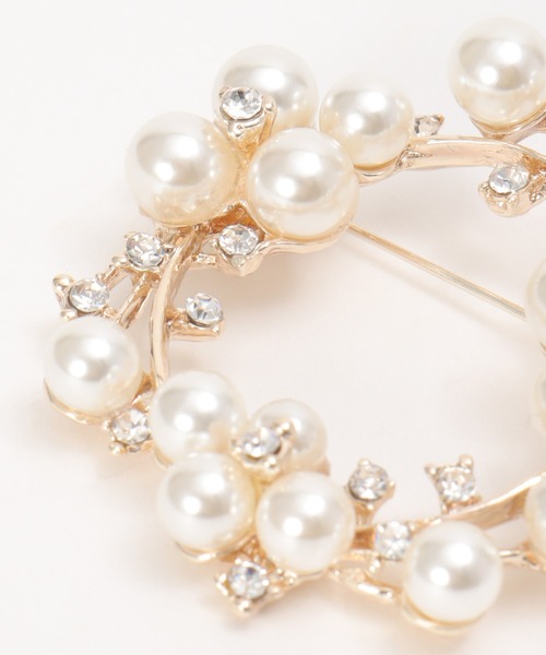 ikka(イッカ)の「【フォーマル対応】ブローチ 23(ブローチ/コサージュ・レディース・ホワイト/オフホワイト/ライトグレー/シルバーグレー/スモークグレー/グレー/チャコールグレー/ダークグレー・FREE)」の13枚目の写真