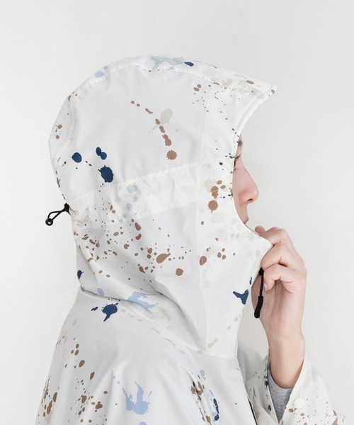 KiU（キウ）の「キウ レインポンチョ - デイリー（レインコート/ポンチョ・レディース・ブラック/ベージュ/カーキ/ホワイト系その他/ブラック系その他/パープル系その他/ホワイト系その他2/ブラック系その他2/ベージュ系その他/ブルー系その他2/ブラック系その他3/タイガーカモ/ブルー系その他/グリーン系その他/グリーン系その他2/ホワイト系その他3・FREE）」の19枚目の写真