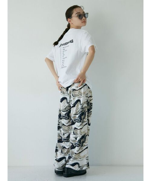 MURUA（ムルーア）の「【NIRVANA】ジャケットプリントTシャツ（Tシャツ/カットソー・レディース・ホワイト/ダークグレー・FREE）」の11枚目の写真