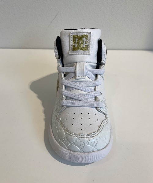 DC（ディーシー）の「DC/ディーシー キッズ スニーカー Ts PURE HIGH-TOP SE UL SNトドラーズ ピュア ハイトップ エスイー ユーエル エスエヌ  ゴムひも 軽量 DT234602（スニーカー・キッズ・ホワイト×ゴールド/ブルー系その他・13.0cm/14.0cm/16.0cm/15.0cm/12.0cm）」の5枚目の写真