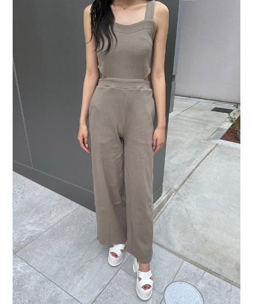 ENVYM（アンビー）の「ウエストカッティングオールインワン（つなぎ/オールインワン・レディース・ブラック/カーキ/ベージュ・FREE）」の3枚目の写真