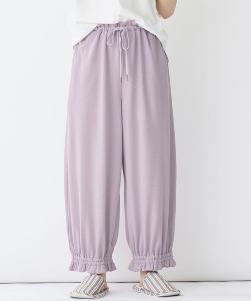 Viola e Viola(ヴィオラエヴィオラ)の「やわらかパイル裾フリルゆるパンツ(その他パンツ・レディース・チャコール/ライラック/ベージュ・M/3L/L/LL)」の3枚目の写真