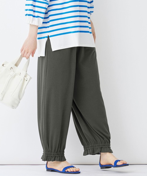 Viola e Viola(ヴィオラエヴィオラ)の「やわらかパイル裾フリルゆるパンツ(その他パンツ・レディース・チャコール/ライラック/ベージュ・M/3L/L/LL)」の1枚目の写真