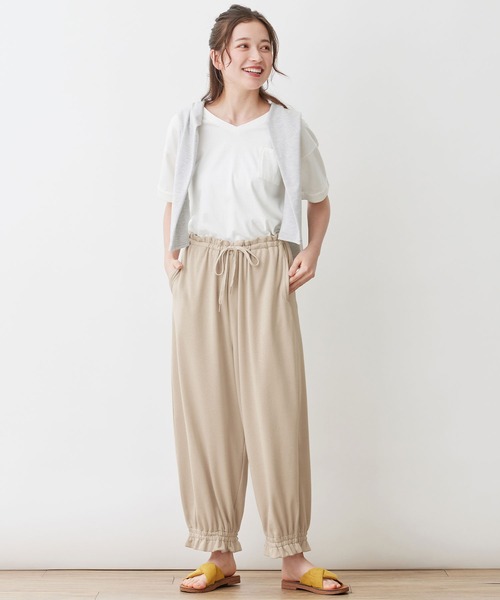 Viola e Viola(ヴィオラエヴィオラ)の「やわらかパイル裾フリルゆるパンツ(その他パンツ・レディース・チャコール/ライラック/ベージュ・M/3L/L/LL)」の4枚目の写真