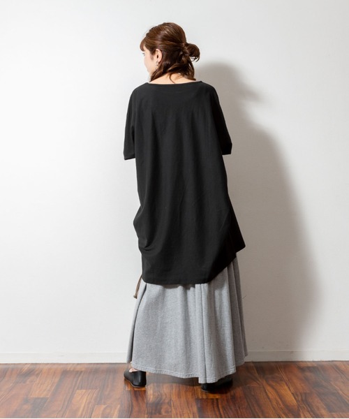 atONE(アットワン)の「atONE 5分袖アシメプルオーバー(Tシャツ/カットソー・レディース・カーキ/ブラック/チャコールグレー/ホワイト/ライトブラウン・M-L/4L~5L/LL~3L)」の8枚目の写真