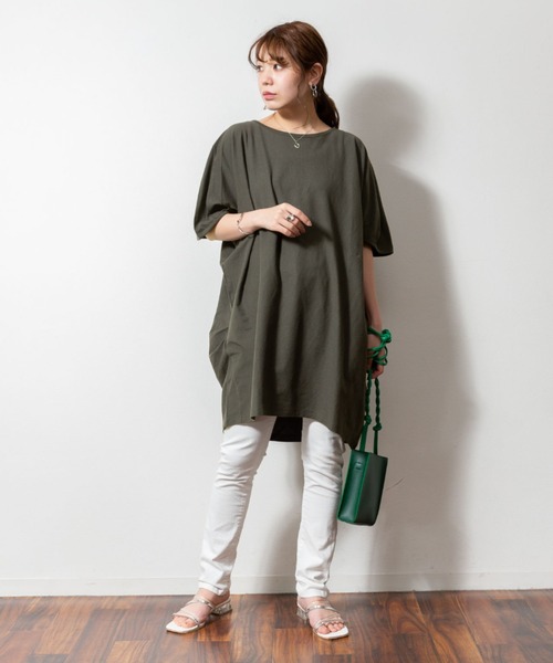 atONE(アットワン)の「atONE 5分袖アシメプルオーバー(Tシャツ/カットソー・レディース・カーキ/ブラック/チャコールグレー/ホワイト/ライトブラウン・M-L/4L~5L/LL~3L)」の17枚目の写真
