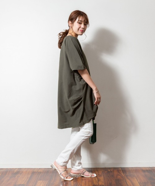 atONE(アットワン)の「atONE 5分袖アシメプルオーバー(Tシャツ/カットソー・レディース・カーキ/ブラック/チャコールグレー/ホワイト/ライトブラウン・M-L/4L~5L/LL~3L)」の21枚目の写真