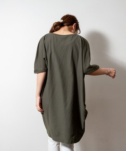 atONE(アットワン)の「atONE 5分袖アシメプルオーバー(Tシャツ/カットソー・レディース・カーキ/ブラック/チャコールグレー/ホワイト/ライトブラウン・M-L/4L~5L/LL~3L)」の16枚目の写真