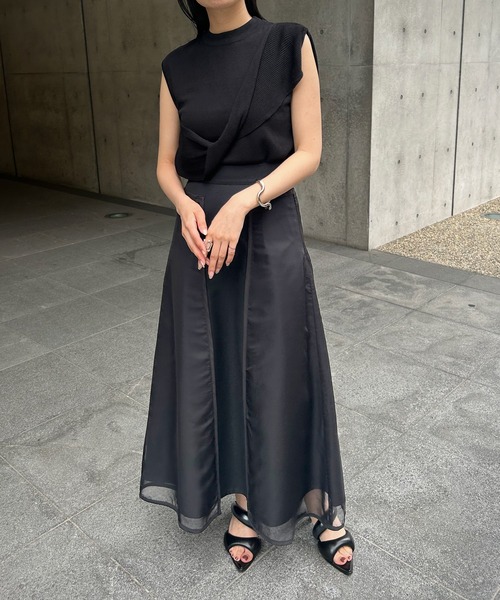 &g'aime（アンジェム）の「【&g’aime】パイピングシアーロングスカート（スカート・レディース・グレイッシュベージュ/ブラック・FREE）」の9枚目の写真