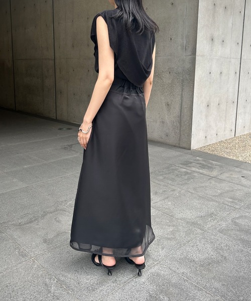 &g'aime（アンジェム）の「【&g’aime】パイピングシアーロングスカート（スカート・レディース・グレイッシュベージュ/ブラック・FREE）」の13枚目の写真