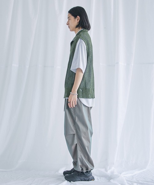 PUBLIC TOKYO（パブリックトウキョウ）の「ハーフジップダメージニットベスト（ニット/セーター・メンズ・ブラック/ダークグリーン・FREE）」の4枚目の写真