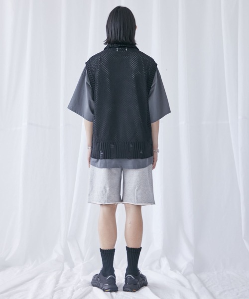 PUBLIC TOKYO（パブリックトウキョウ）の「ハーフジップダメージニットベスト（ニット/セーター・メンズ・ブラック/ダークグリーン・FREE）」の19枚目の写真