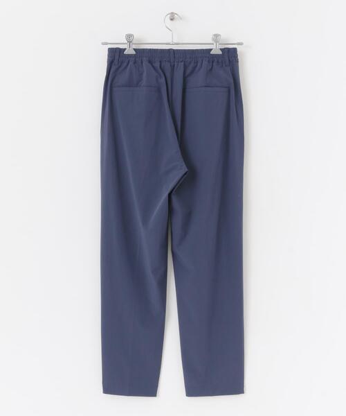 ITEMS URBANRESEARCH(アイテムズ アーバンリサーチ)の「シルキーナイロン 多機能 タックパンツ(その他パンツ・メンズ・ネイビー/ブラック/チャコールグレー・MEDIUM/LARGE)」の15枚目の写真
